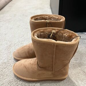 Maurices Camel Winter Boots